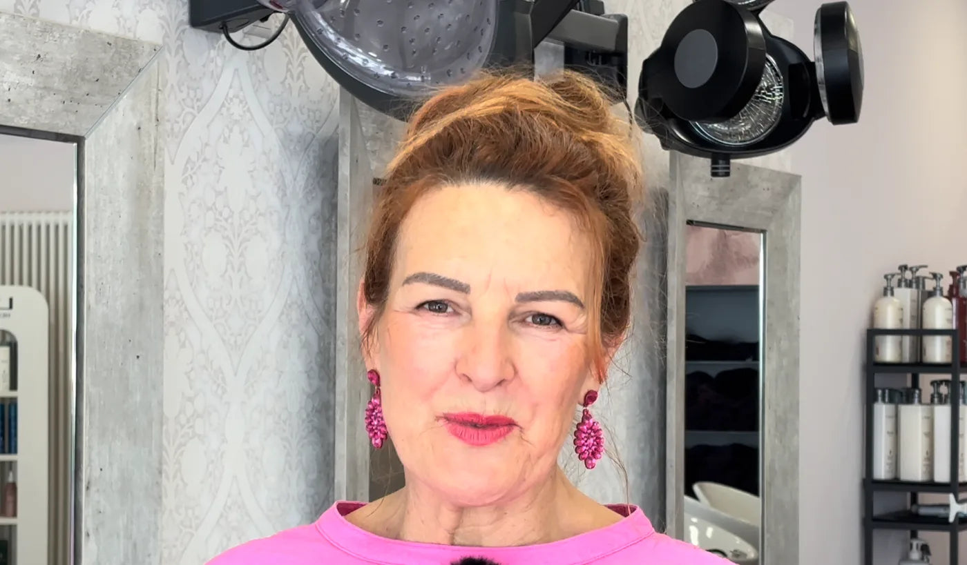 Simone Pezic im Salon von OVI'S Frisuren Stuttgart